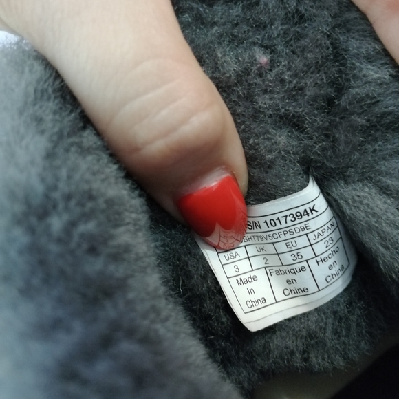 Ugg bow boots - Picture 7 of 8